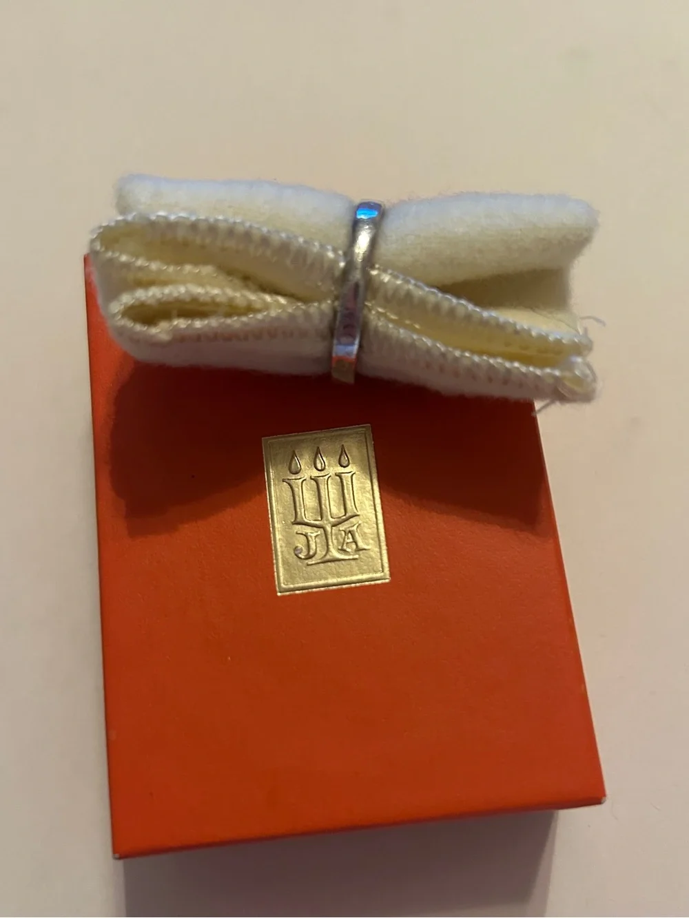 James Avery Hammered Swirl Ring Size 6 - Picture 2 of 2